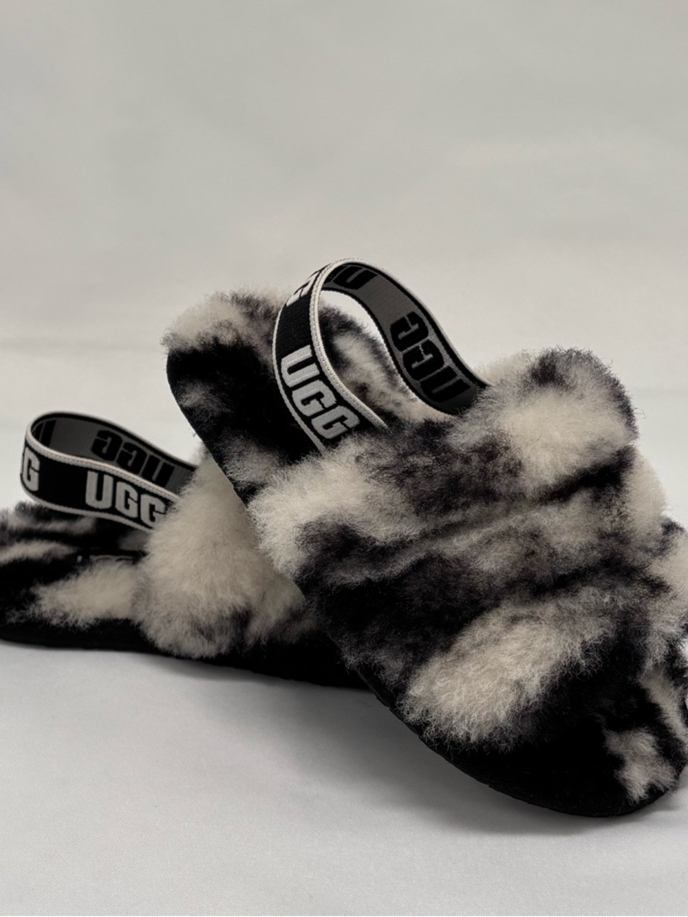 UGG Black & White Marble Fluff Yeah Slingback Slide Toddler Size 9